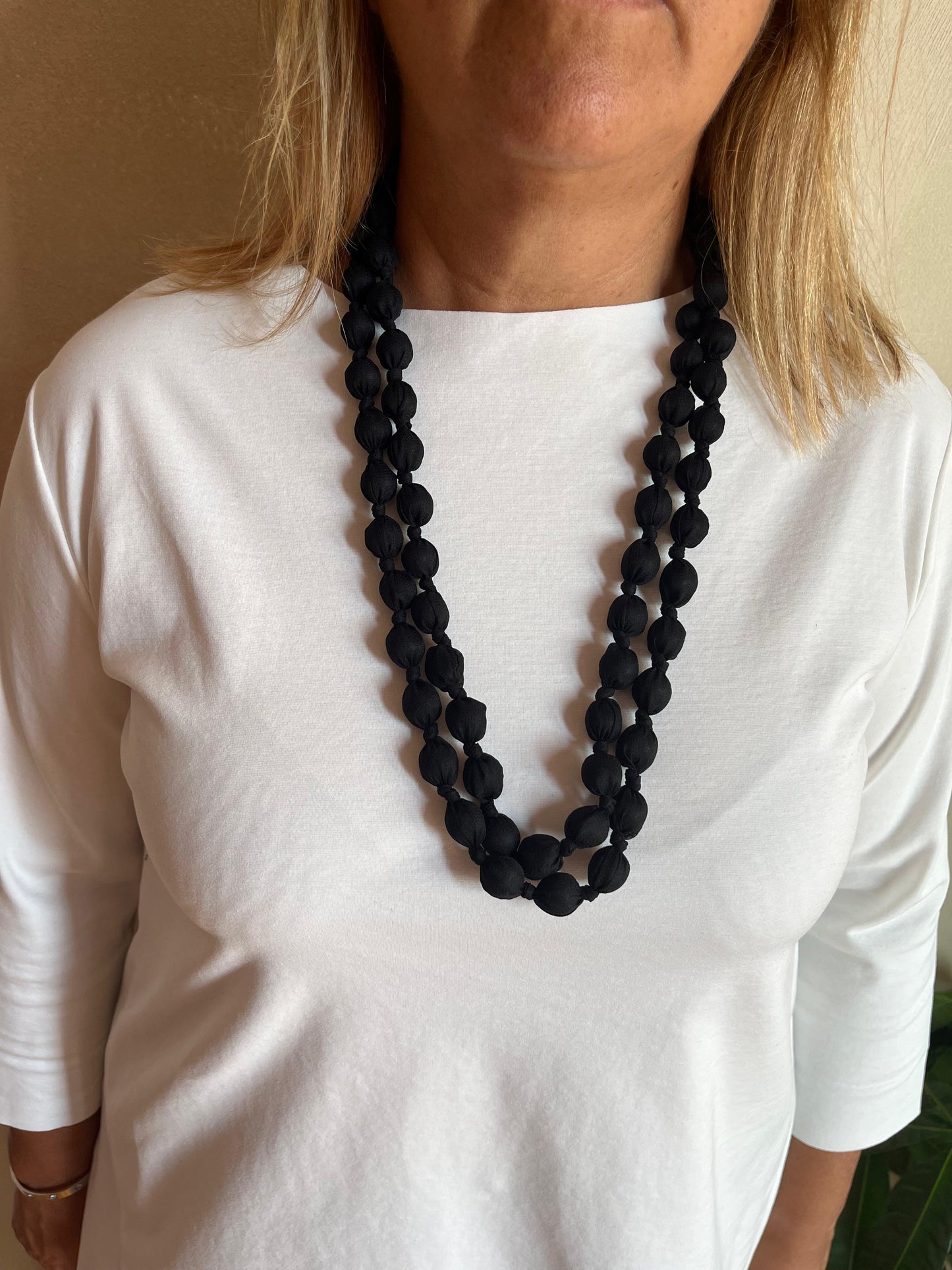 Collana Ambra Nera