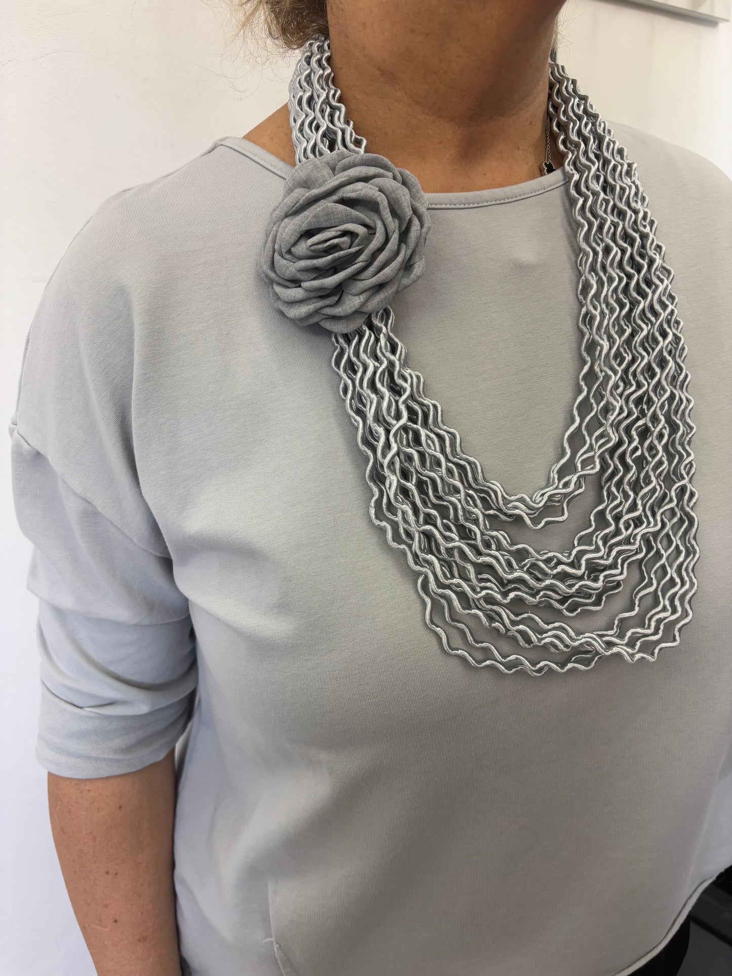 Collana Rose Grigia