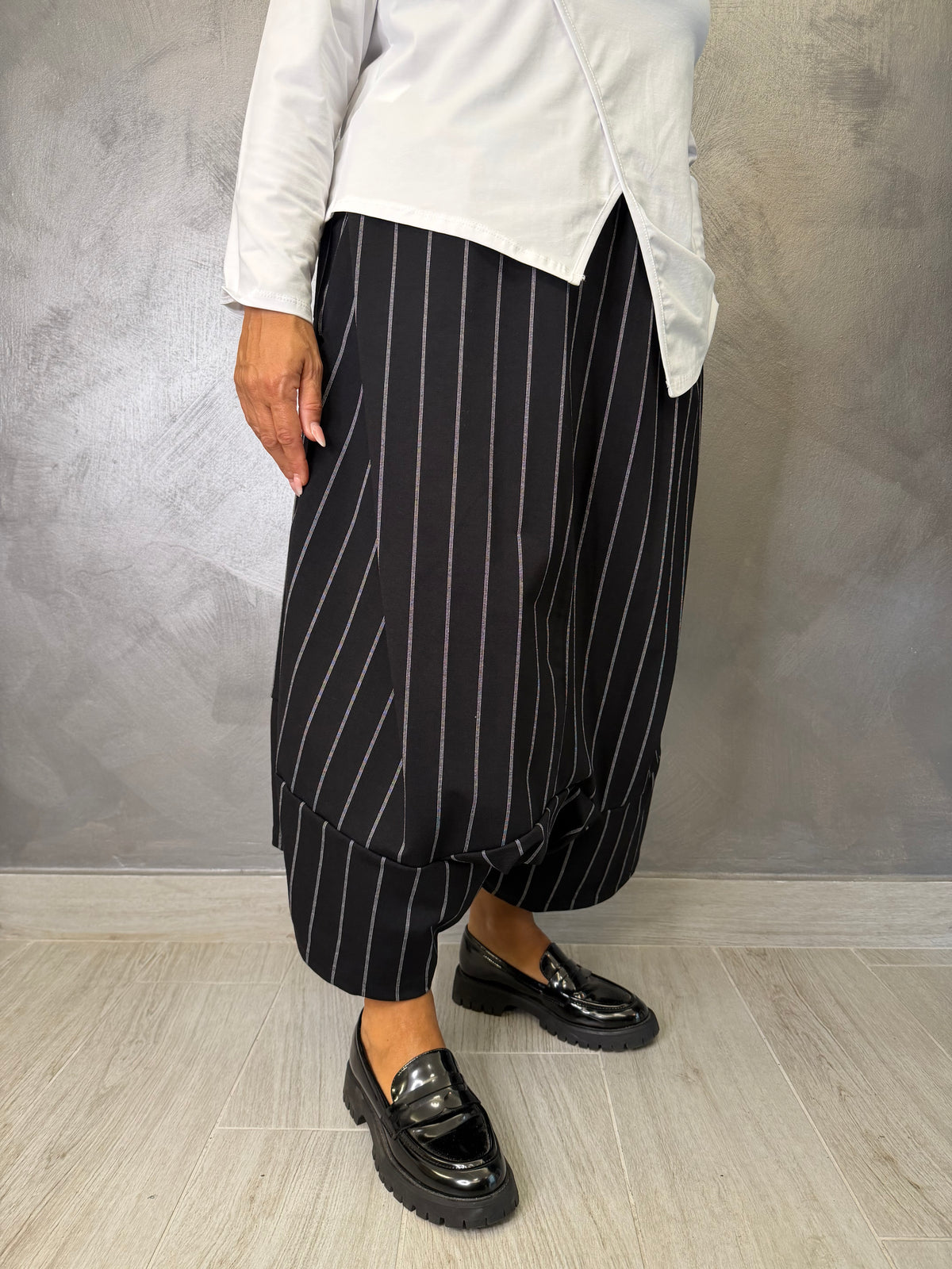 Pantalone Aléa Uni Barrel Gessato Nero