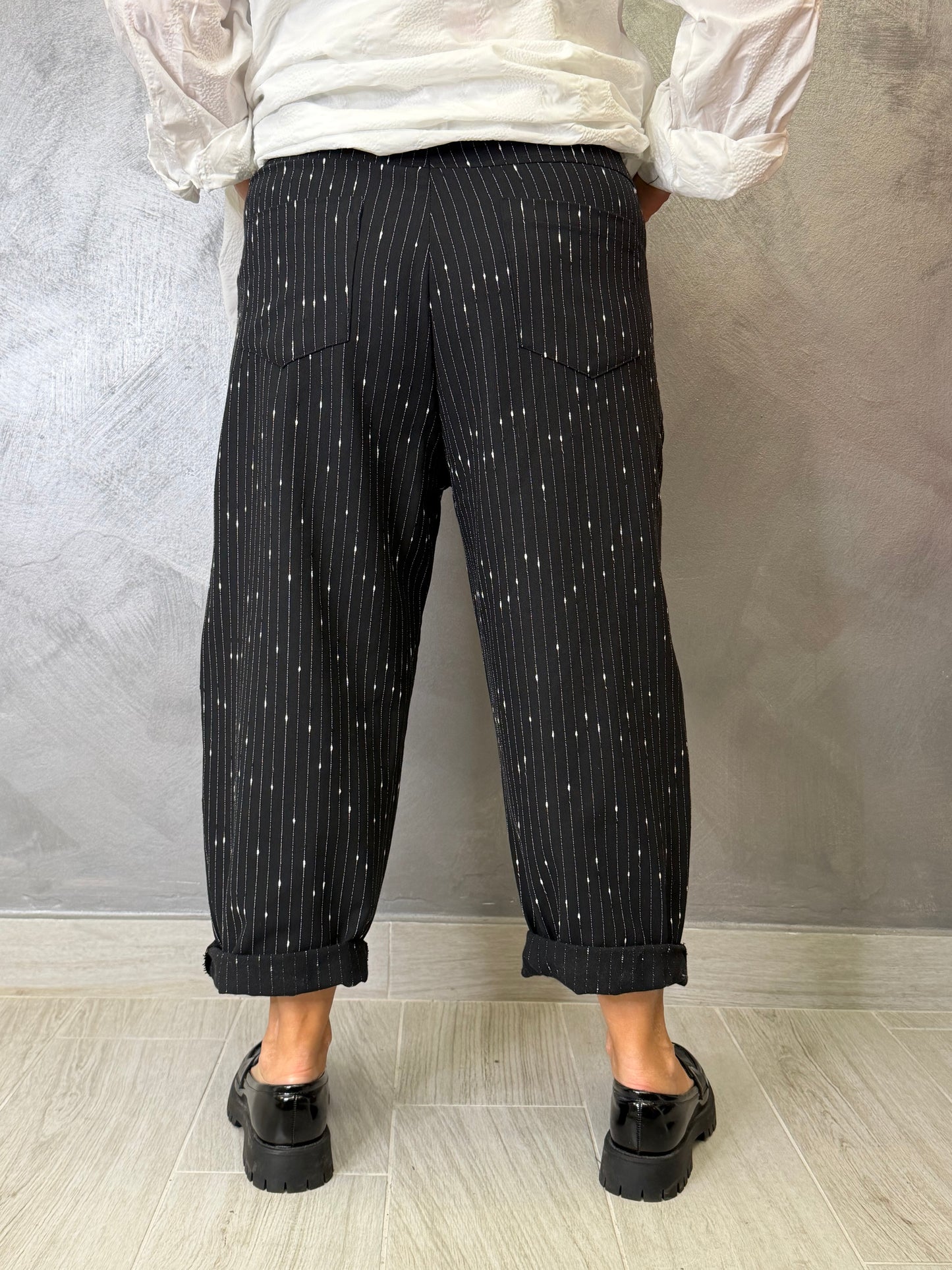 Jeans Gessato Nero con Ricami