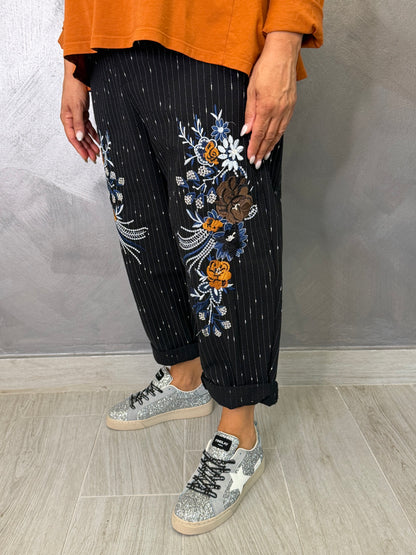 Jeans Gessato Nero con Ricami