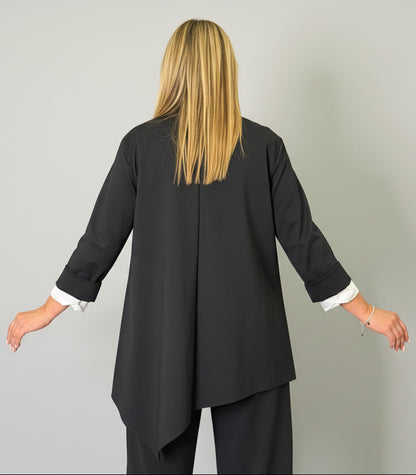 Giacca donna taglio asimmetrico vista posteriore fit regolare