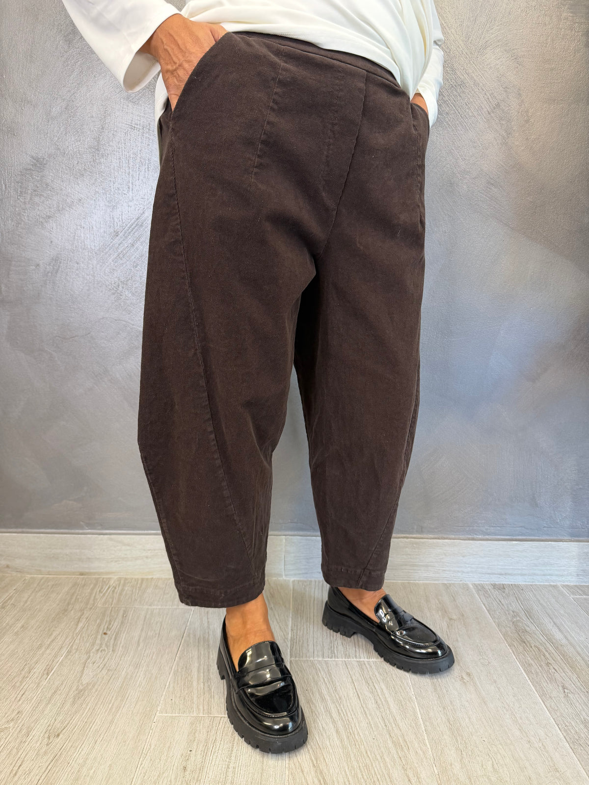 Pantalone Wendy Noemi Marrone