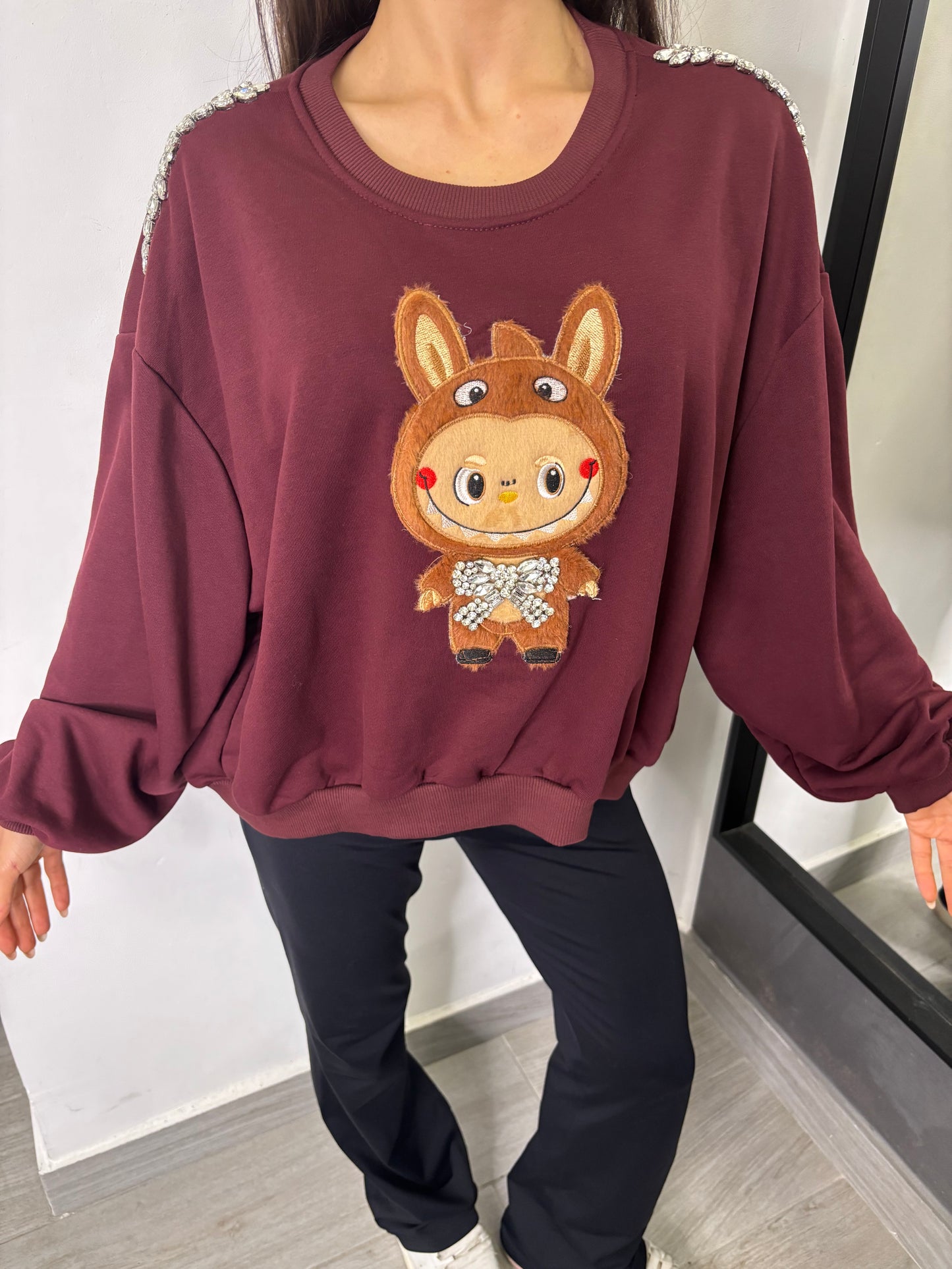 Felpa Labubu Bordeaux